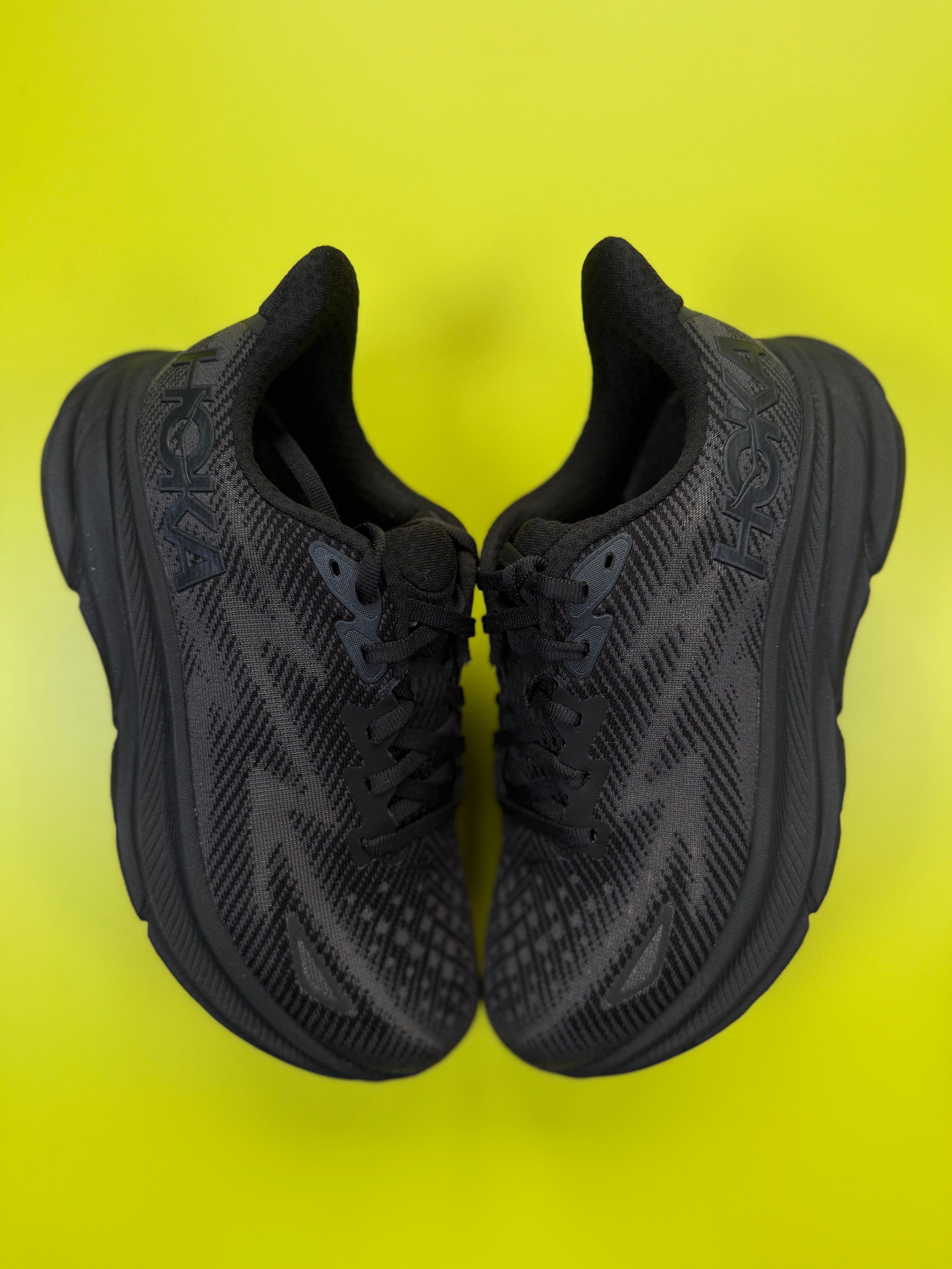 Hoka Clifton 9 black