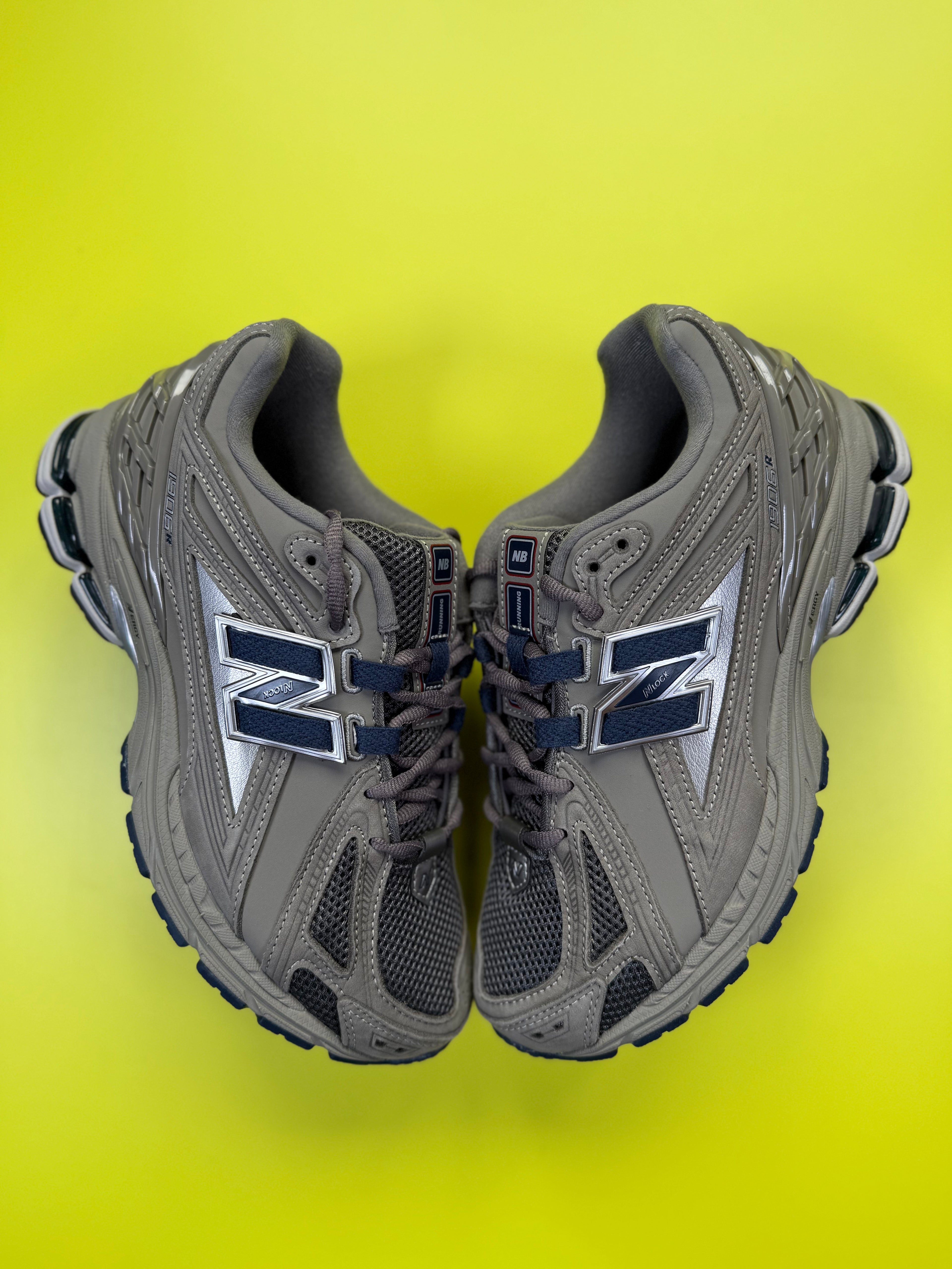 New Balance 1906R grey / royal blue